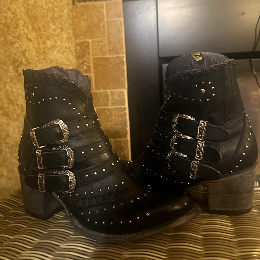 Freebird boots size 10 black NEW!!!!!